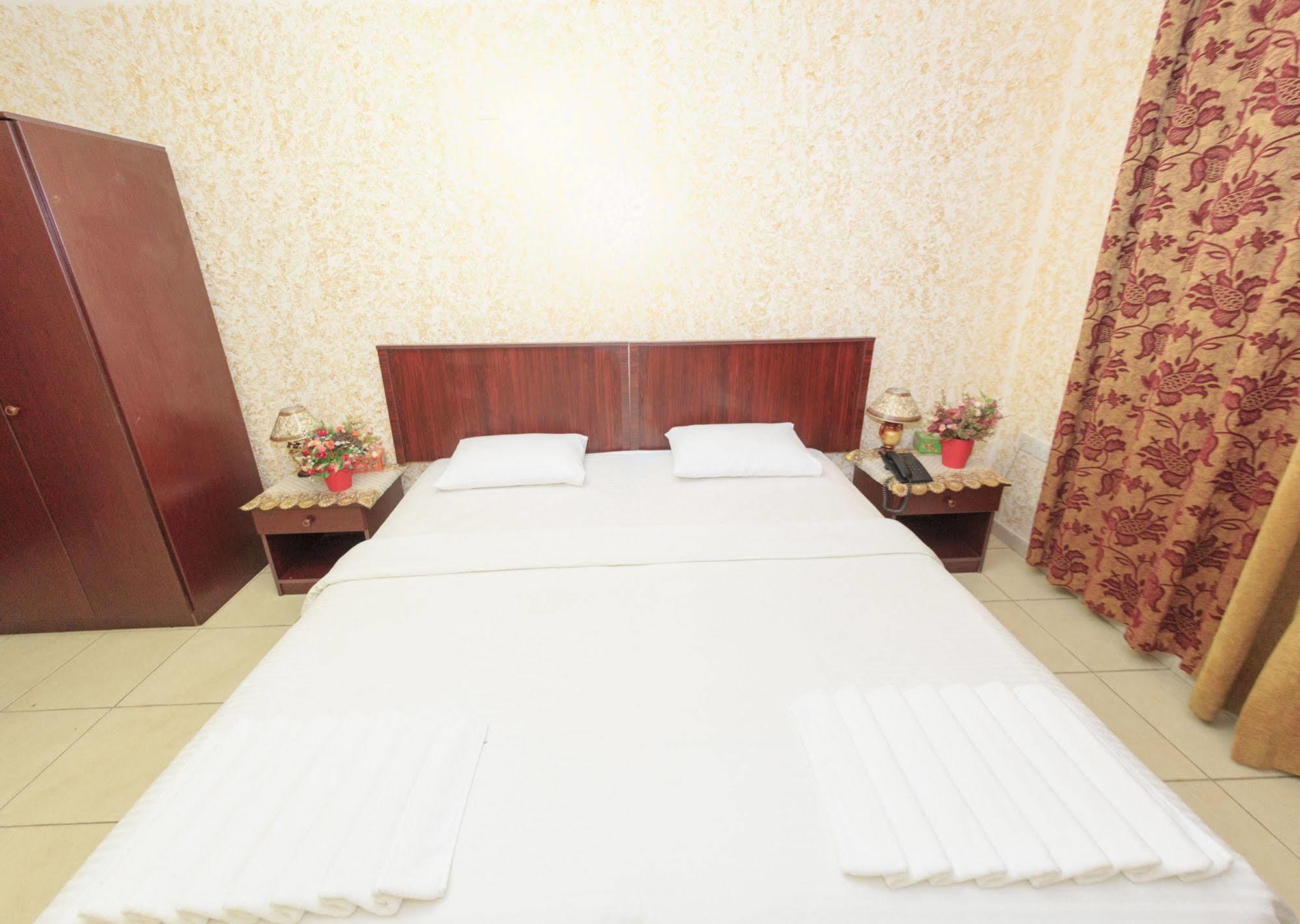 Gulf Hotel Apartment الخليج للشقق الفندقية Маскат Екстер'єр фото